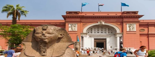 ギザのピラミッドとエジプト考古学博物館への日帰りツアー