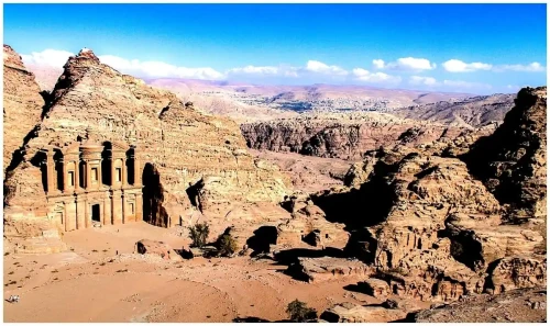 9 Giorni - 8 Notti Giordania: Petra & Trekking in Cammello a Wadi Rum Amman - Petra - Wadi Rum - Aqaba