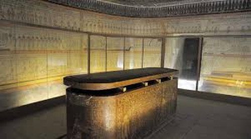 Explore the Hidden Tomb of Tuthmosis III in the Valley of the Kings